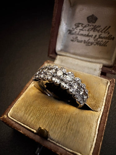 54 Bague vintage en or blanc 18K et diamants 58 Facettes Ref 4528