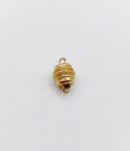 Fermoir de collier victorien en or 18k ciselé 58 Facettes A07660