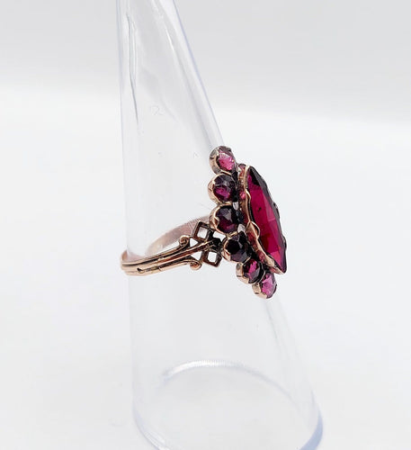 52 Bague marquise antique en or rose 18k et grenats 58 Facettes A07548
