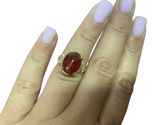 Trio de bagues en or jaune 18k, ambre et diamant