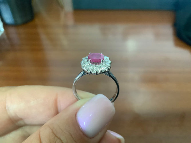 54 Bague en or blanc avec rubis et diamant 58 Facettes BA 504