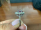 50 Bague pavée en or blanc avec rubis thaï et diamants 58 Facettes BA 499
