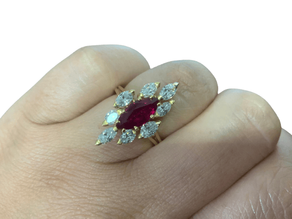 54 Bague marquise en or jaune 18K, rubis et diamant 58 Facettes BA 770