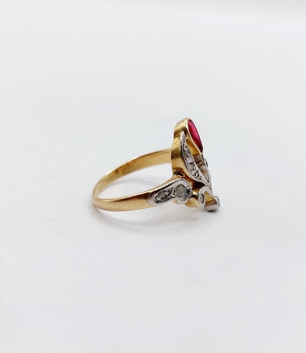 42 Bague duchesse antique en or rose 18k, pierre rouge et diamants 58 Facettes A07649