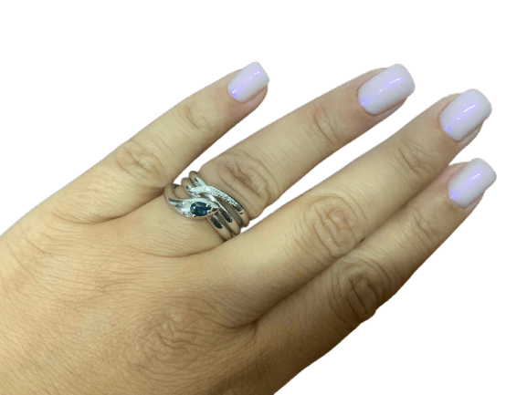 55 Bague serpent en or blanc avec saphir et diamants 58 Facettes BA 437