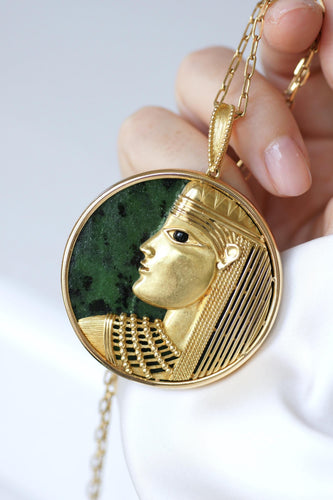 Jean & Pierre Bellin - Pendentif Zodiaque Vierge en or jaune et jade 58 Facettes