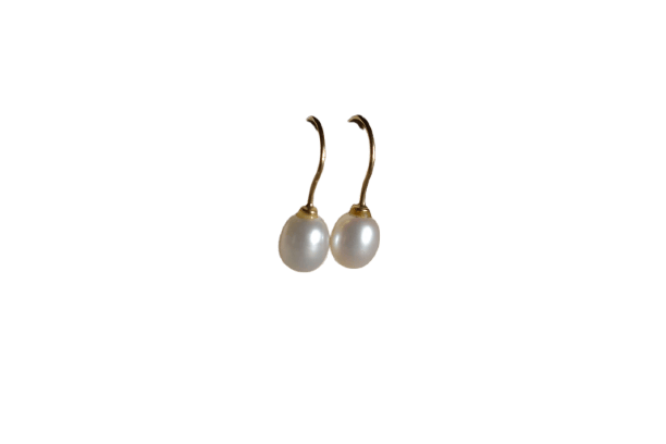 Boucles d'oreilles pendantes en or jaune et perles d'eau douce