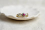 58 Bague ajourée en or jaune, rubis et diamants 58 Facettes 3747