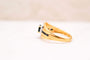 50 Bague chevalière en or jaune, saphirs et diamants 58 Facettes 4041