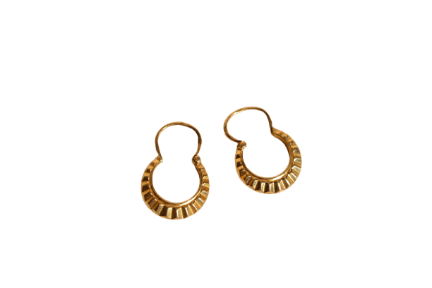 Créoles anciennes ciselées en or 18 carats
