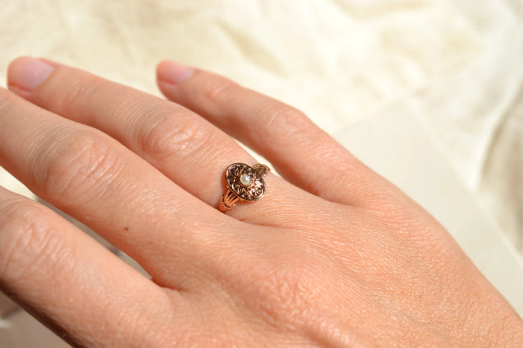 53 Bague victorienne en or rose et perle fine 58 Facettes 4080