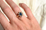 52 Bague marguerite saphir ovale et diamants en or jaune 58 Facettes 4116