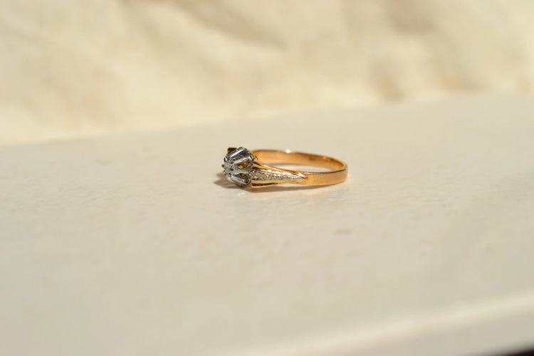 50 Bague solitaire en or jaune, platine et diamants 58 Facettes 4126