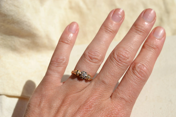 50 Bague solitaire en or jaune, platine et diamants 58 Facettes 4126