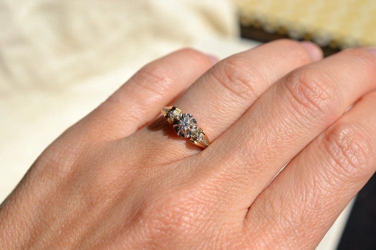 50 Bague solitaire en or jaune, platine et diamants 58 Facettes 4126