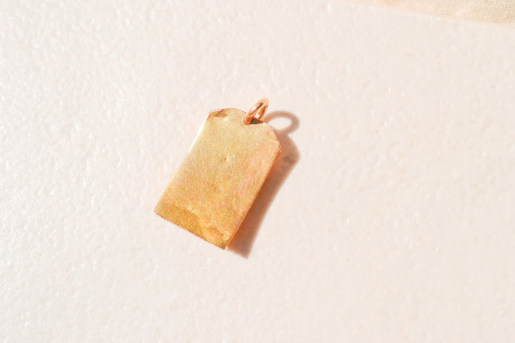 https://cdn.shopify.com/s/files/1/0963/7950/2920/files/pendentif-email-or-jaune.webp?v=1784125498