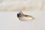 56 Marguerite - Bague en or blanc, saphir et diamants 58 Facettes 4146