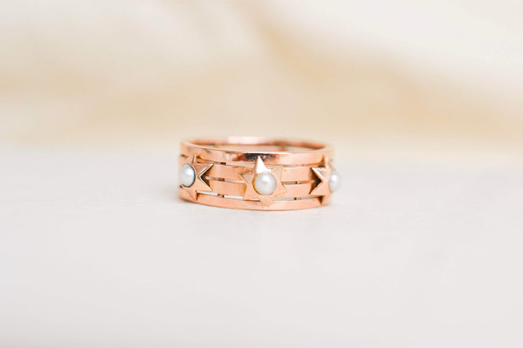 52 Bague bandeau en or rose 18 carats et perles étoilées 58 Facettes Ref3140