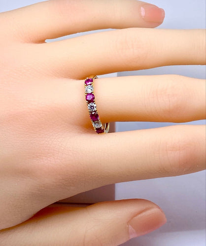 60 Demi-alliance en or jaune 18 carats, rubis et diamants 58 Facettes AB739