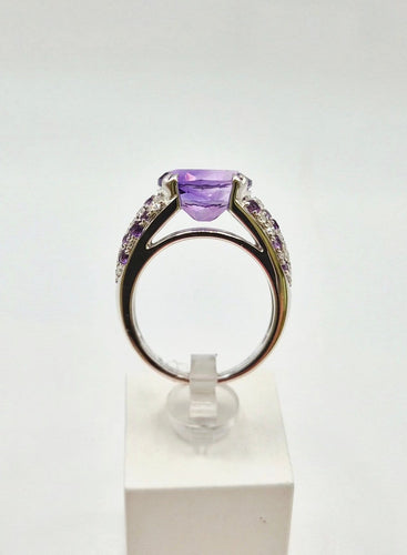 50 Mauboussin Plaisirs d'Amour - Bague en or blanc, améthystes et diamants 58 Facettes 323/1070