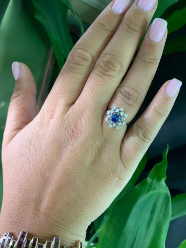 54 Bague saphir de Ceylan en or blanc et diamants 58 Facettes BA 533