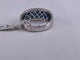 54 Bague lignes en or blanc, saphir et diamants 58 Facettes BA 777