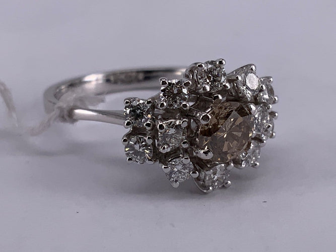 51 Bague en or blanc 18 carats et diamants bruns 58 Facettes BA 532