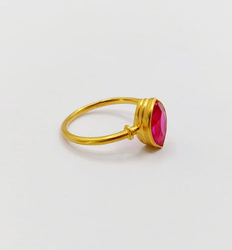 43 Bague antique en or 18k et rubis synthétique 58 Facettes A07673