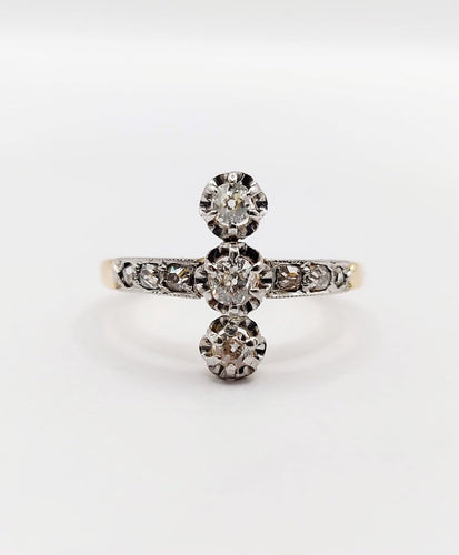 54 Bague marquise antique en or 18K, platine et diamants 58 Facettes A07637