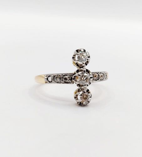 54 Bague marquise antique en or 18K, platine et diamants 58 Facettes A07637
