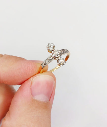 54 Bague marquise antique en or 18K, platine et diamants 58 Facettes A07637
