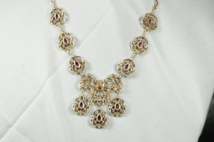 Parure ancienne - Collier et boucles d'oreilles en or, diamants et rubis 58 Facettes 3844