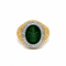 51 Bague chevalière en or jaune avec camée vert et diamants 58 Facettes 50486