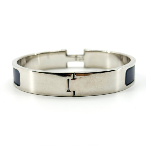 Bracelet Hermès Clic H - Bracelet en métal argenté et émail bleu marine 58 Facettes bzpi966ti4