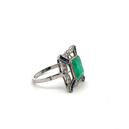 57 Eternal Green - Bague Art déco en platine, émeraude, saphirs et diamants 58 Facettes 50488