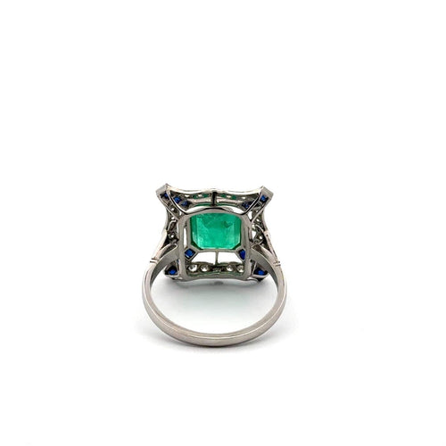 57 Eternal Green - Bague Art déco en platine, émeraude, saphirs et diamants 58 Facettes 50488