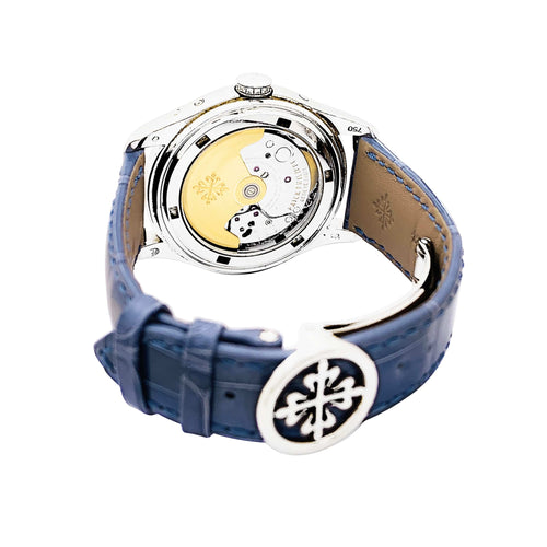 Patek Philippe Annual Calendar - Montre en or blanc, nacre et diamants 58 Facettes 35856