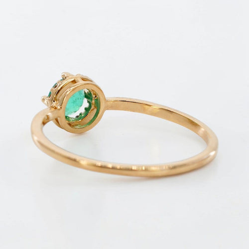 54 Bague en or jaune 14 ct avec émeraude et diamants 58 Facettes R021