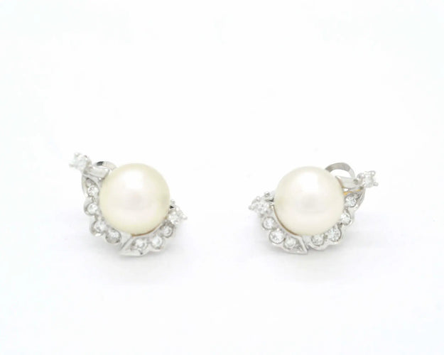 Boucles d'oreilles en or blanc, perles et diamants 58 Facettes 9275