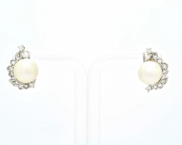 Boucles d'oreilles en or blanc, perles et diamants 58 Facettes 9275
