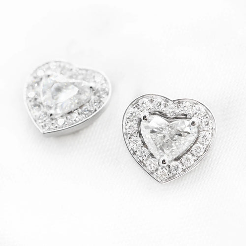 Boucles d'oreilles cœur en or blanc et diamants 58 Facettes 18661