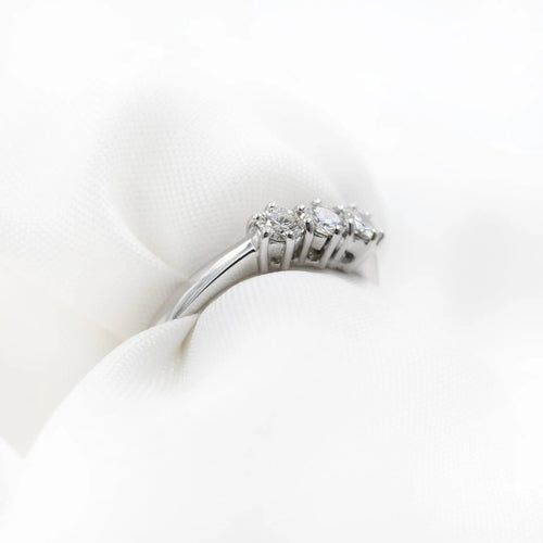 49 Trilogy - Bague en or blanc 18 carats et diamants 58 Facettes 21468