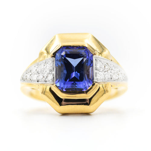 55 Bague en or jaune avec tanzanite 2,77 ct et diamants 58 Facettes 22444