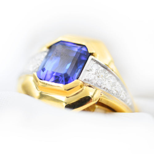 55 Bague en or jaune avec tanzanite 2,77 ct et diamants 58 Facettes 22444