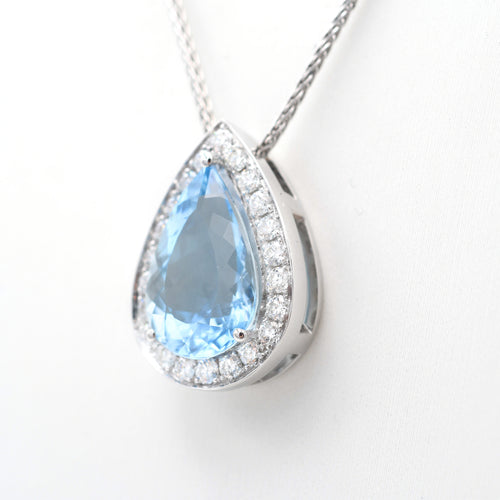 Collier en or blanc avec aigue-marine 6,6 ct et diamants 58 Facettes 22741