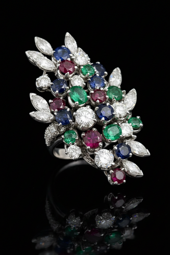 Bague 56 I colori della vita - Bague en platine avec diamants, émeraudes, rubis et saphirs 58 Facettes