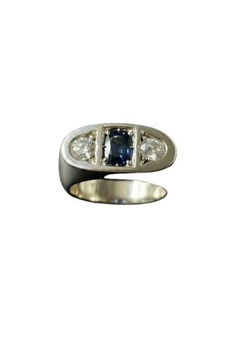 Bague 56 Roberto Borghesi - Bague à pont en or blanc, saphir et diamants 58 Facettes