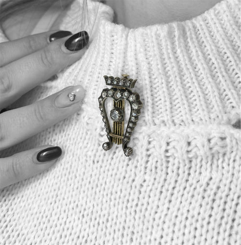 Broche Lira - Broche en or jaune et argent, diamants 58 Facettes