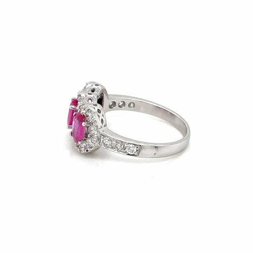 Bague 56 Bague trois pierres rubis et diamants en or 18k 58 Facettes