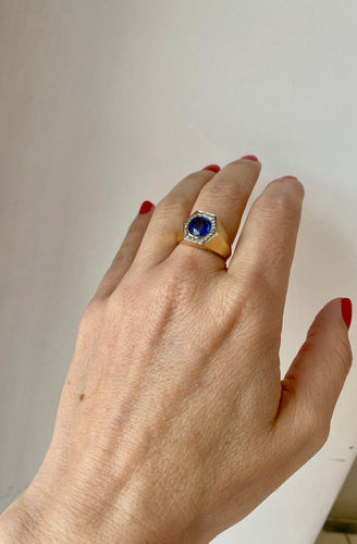 Art déco - Bague saphir et diamants en platine et or jaune
